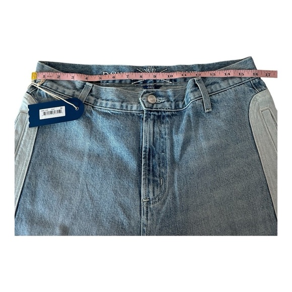 Daily Blue Back Pocketless 90s Easy Wide Leg Jean in Pacific Light Denim NEW - Picture 9 of 16